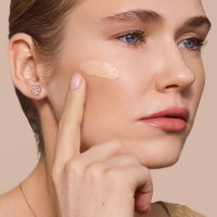 Infinity Healthy Glow könnyű, ragyogást kölcsönző alapozó