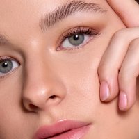 24 órás szemöldökfixáló gél