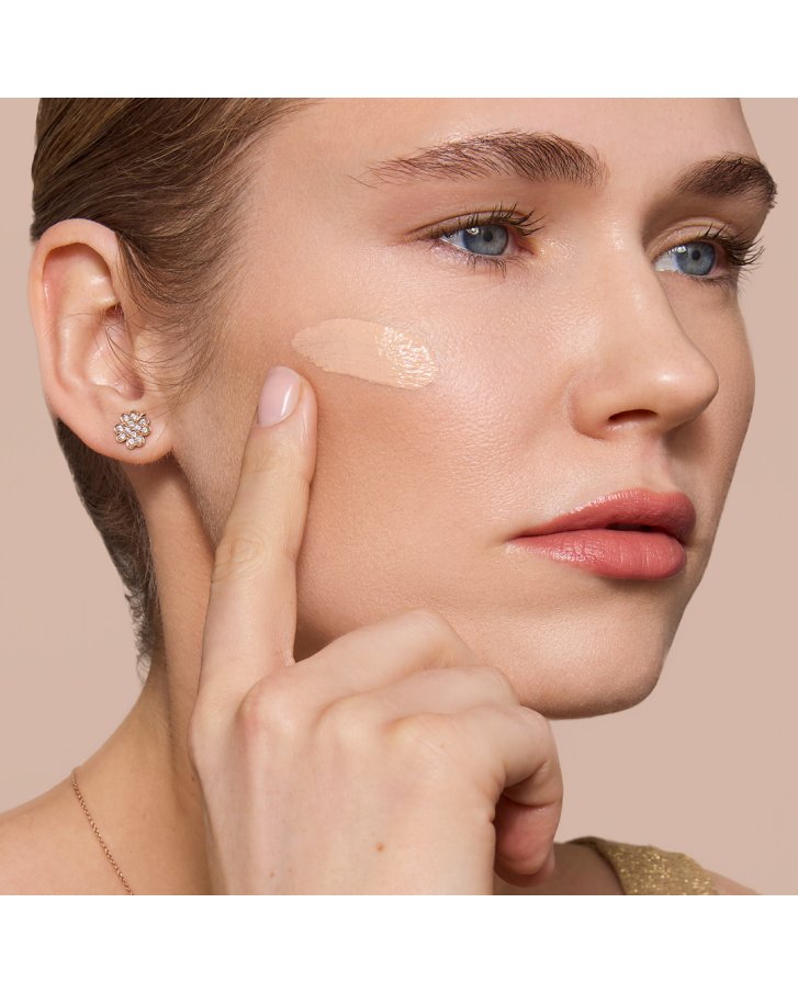 Infinity Healthy Glow könnyű, ragyogást kölcsönző alapozó
